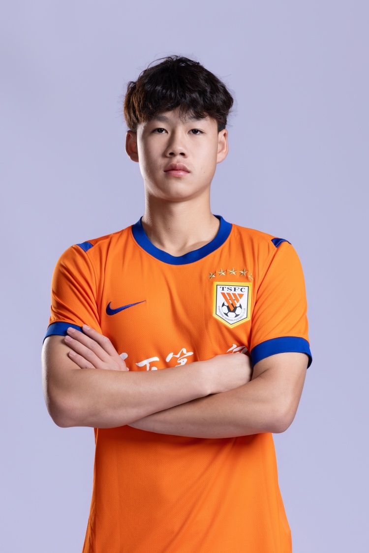 九游娱乐app下载-U17国足队长李钧鹏代表泰山B队登场，完成个人中乙联赛首秀